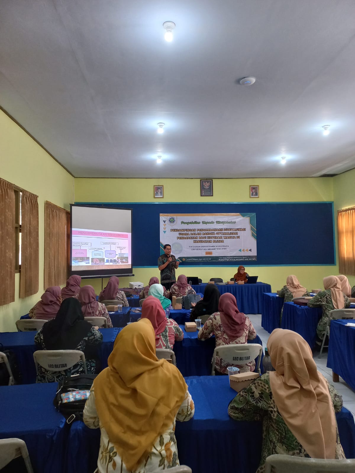 Pendampingan Pengembangan Diversifikasi Usaha dalam Rangka Optimalisasi Pendapatan Bagi Koperasi Wanita di Kabupaten Blitar (Pembangunan Berkelanjutan (SDG) ke-11)